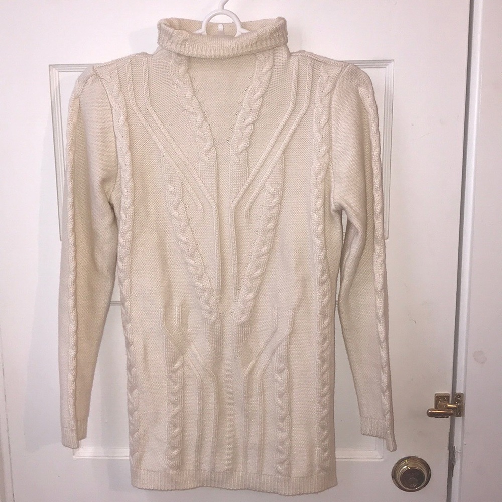 Cable Knit Sweater soft small excellent cond neiman - Picture 2 of 3